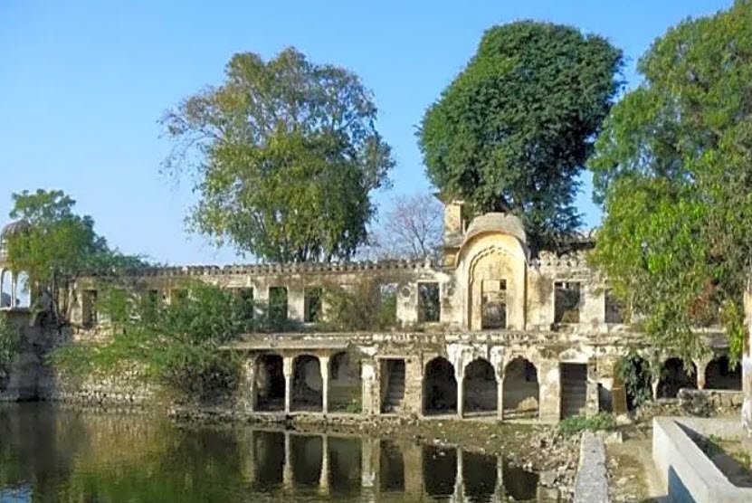 Mokham Vilas, India
